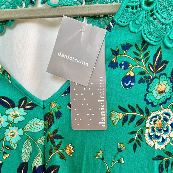 NWT Daniel Rainn Open Back Crochet Sleeveless Top Size 1X Floral Teal STITCH FIX - Picture 5 of 14